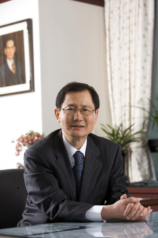 박찬구 금호석유화학 회장. <금호석유화학 제공>